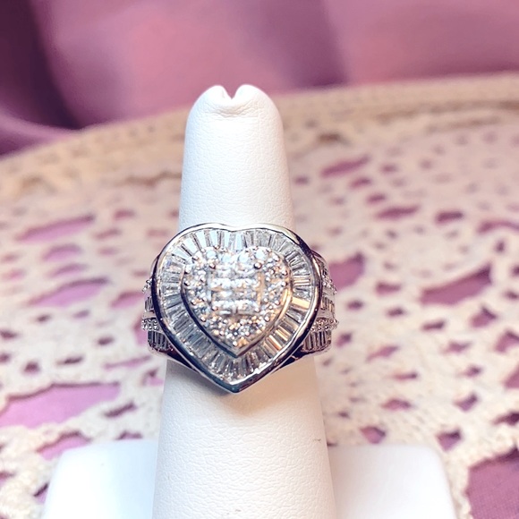 Bella Luce White Diamond Simulant Heart Ring - Picture 10 of 13